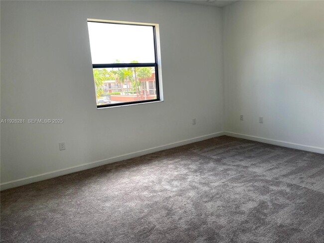 Building Photo - 20679 NE 7th Pl