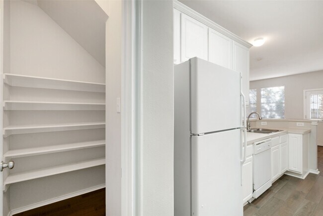 Building Photo - 123 N Camellia Grove Cir