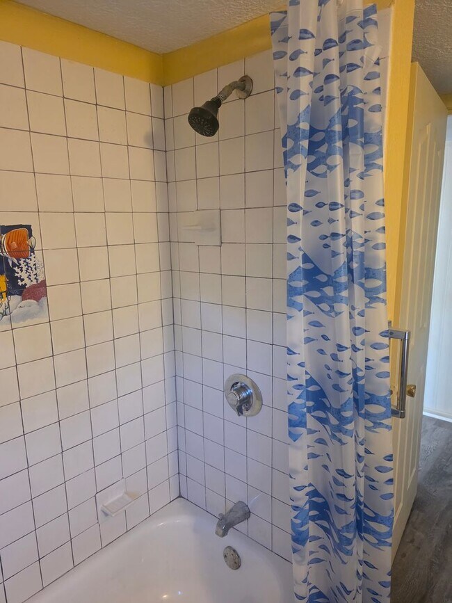 Building Photo - Updated 3 bedroom 2 bath Home for rent