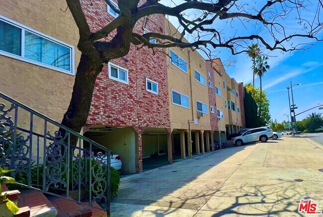 Building Photo - 11670 W Sunset Blvd