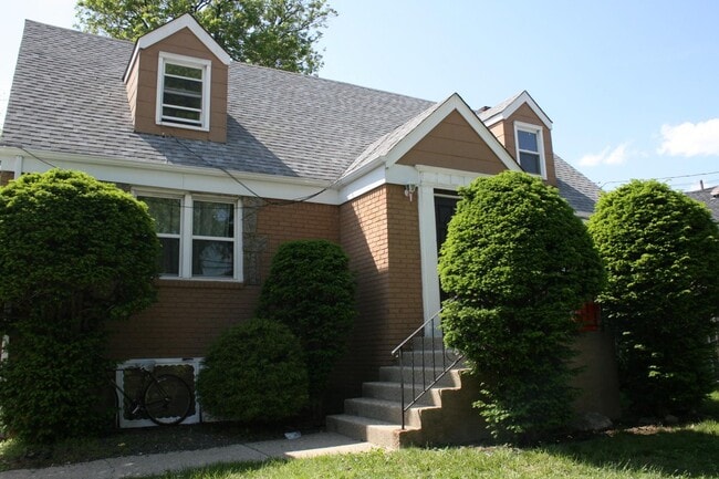 Primary Photo - 16 Butler Blvd