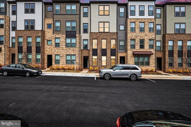 Building Photo - 45956 Swallow Ter