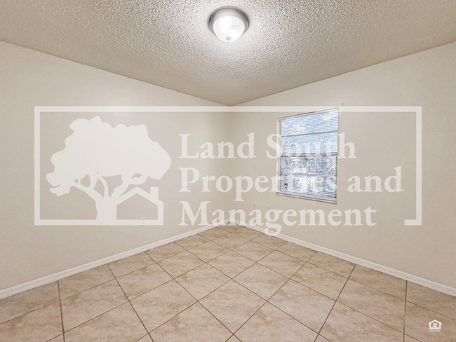 Building Photo - 730 Bebo Ln