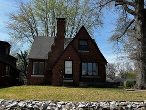 Building Photo - Don't Miss Out!