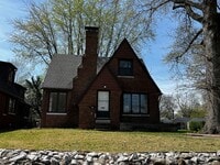 Building Photo - Don't Miss Out!