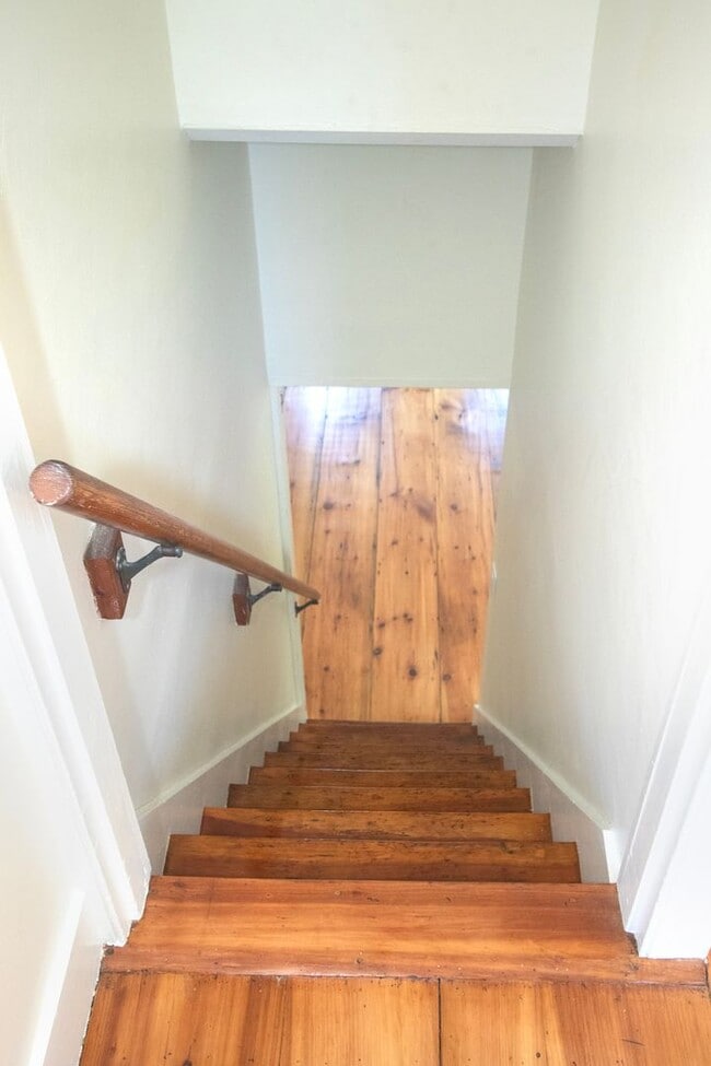 Building Photo - Amazing, Rarely Available Farmhouse with Carriage House and Garage