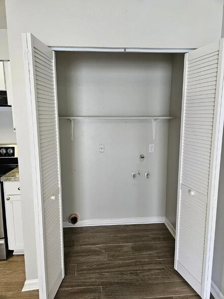 Building Photo - 3950sE SE 17th Ct