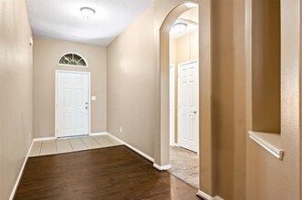 Building Photo - 8618 E Highlands Crossing