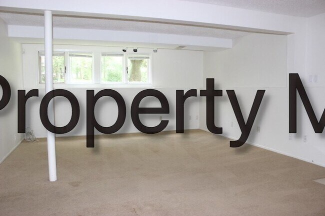 Building Photo - Edina Single Family Home, Hardwood Floors,...