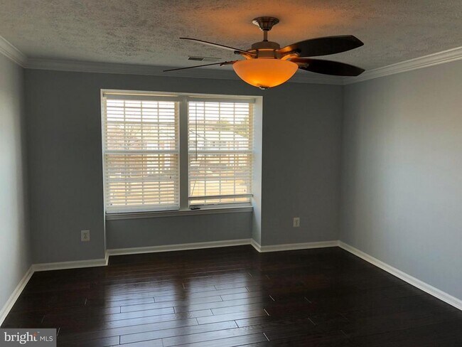 Building Photo - 17050 Capri Ln
