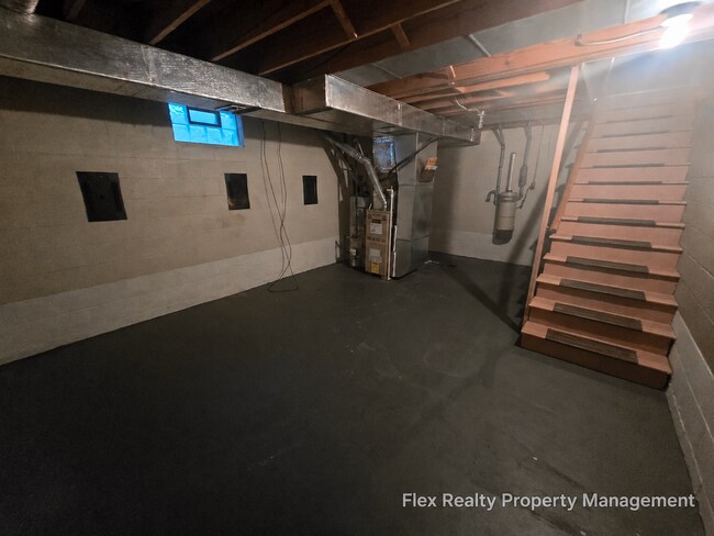 Building Photo - 5809 Ryewyck Dr