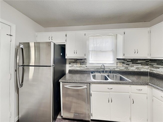 Building Photo - 65 Homeport Dr