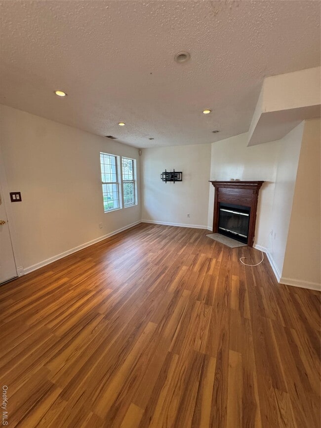 Building Photo - 2910 Whispering Hills Dr