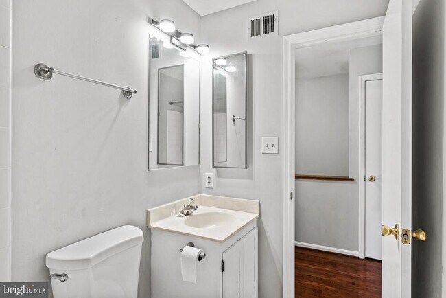 Building Photo - 5416 Wycklow Ct