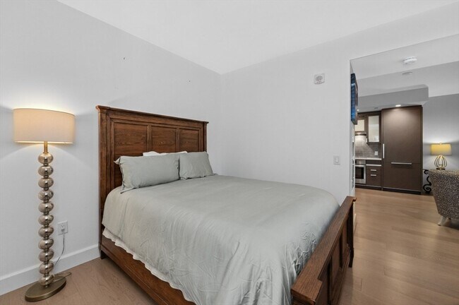 Building Photo - 100 Lovejoy Wharf