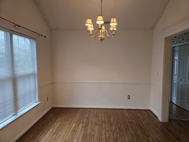 Building Photo - 7532 Riverside Ct