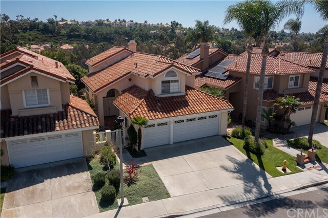 Building Photo - 24 Amarante