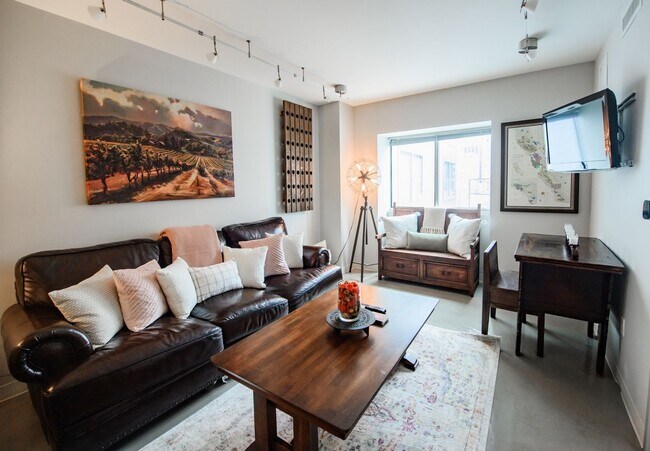 Building Photo - Authentically Cool Downtown Austin Condo | Walk Everywhere | Fully Furnished