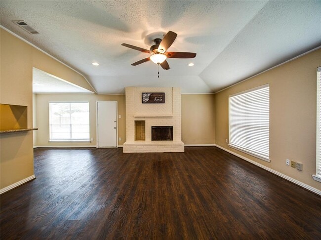 Building Photo - 6727 Harpers Dr