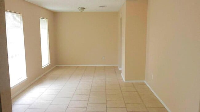 Building Photo - 12210 Roandale Dr