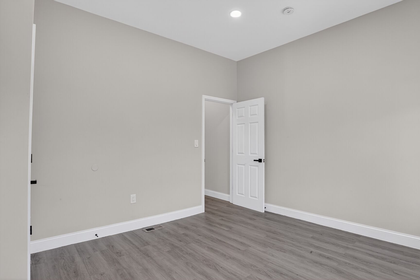 Building Photo - 1106 S Carey St