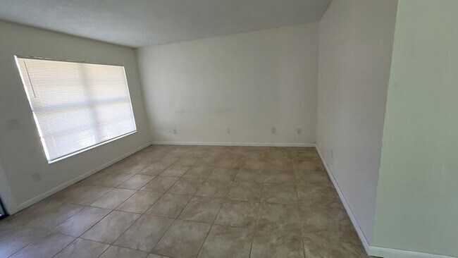 Building Photo - 1190 Pine Valley Ln