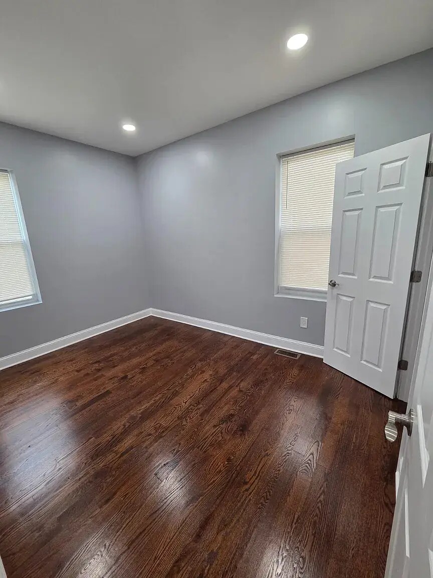 Building Photo - 241 16th Ave