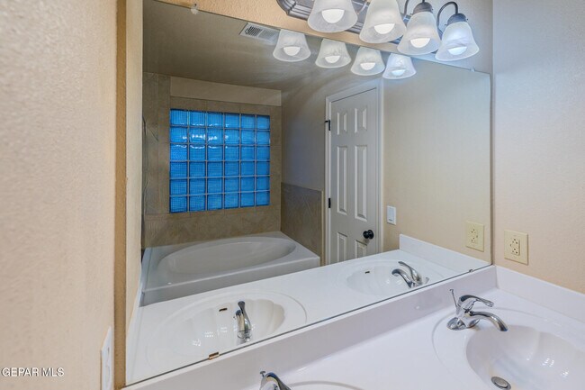 Building Photo - 14212 Otter Point Ct