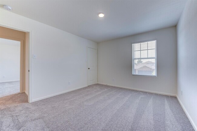 Building Photo - 14878 Calderon Dr