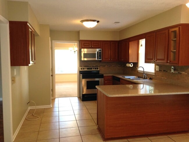 Building Photo - Beautiful Spacious Germantown Home!