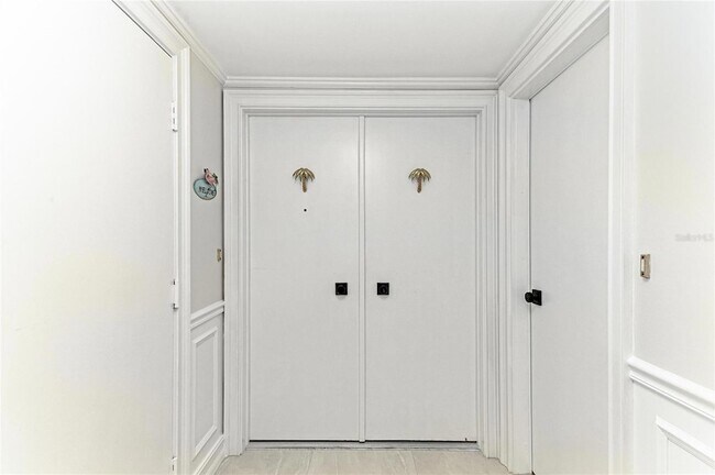 Building Photo - 603 Longboat Club Rd