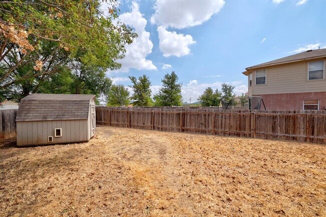 Building Photo - 1912 Avante Dr