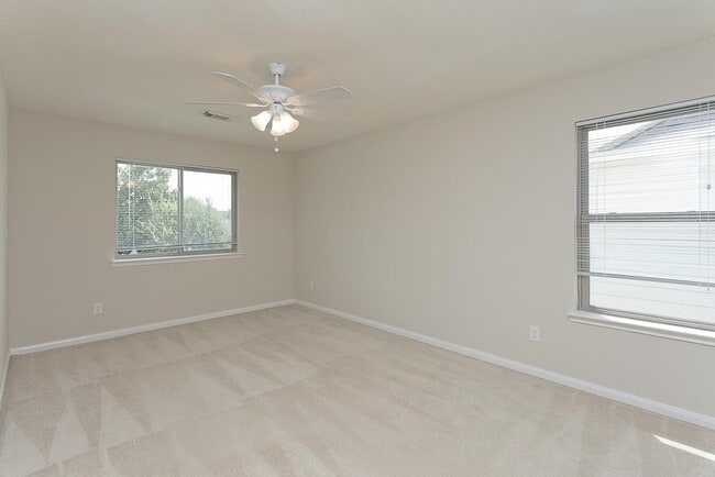 Building Photo - 3327 Summerwood Ln