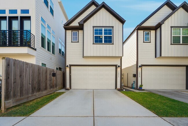 Primary Photo - 1807 Bingham St