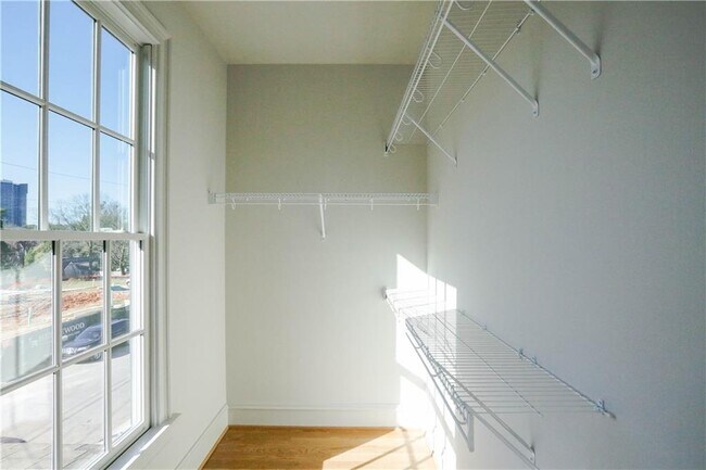 Building Photo - 96 Sheridan Dr NE