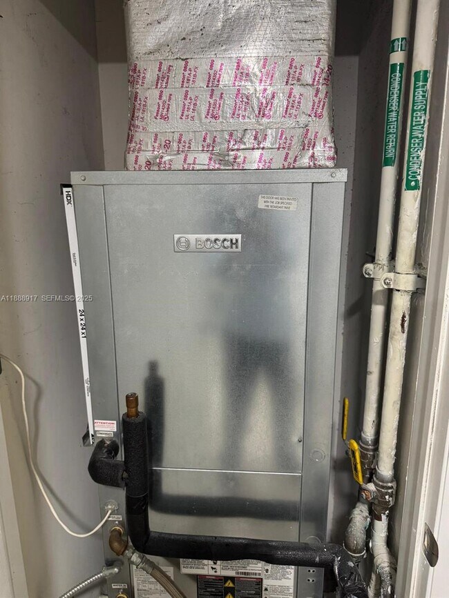 Building Photo - 41 SE 5th St