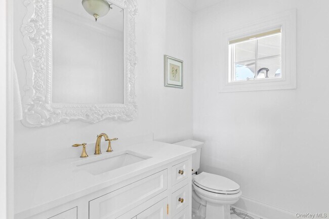 Building Photo - 17 Ludlow Ln