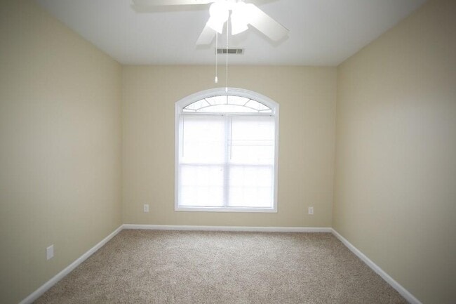 Building Photo - 1822 Elaine Dr