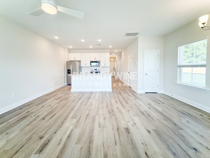 Building Photo - 1004 Wildflower Dr