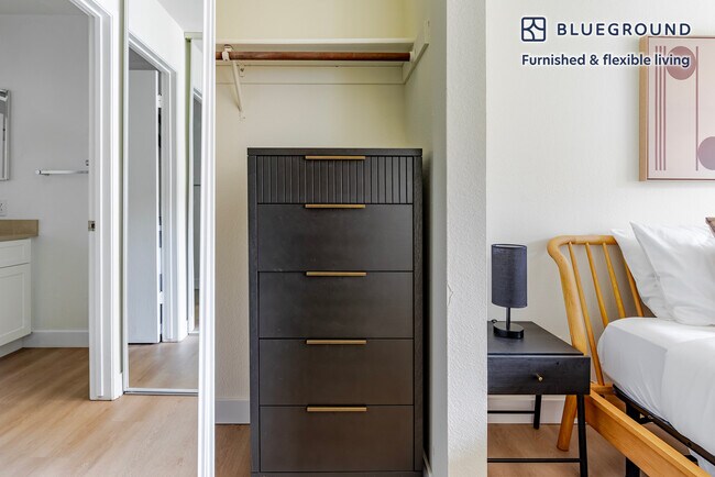 Building Photo - 1600 Villa St