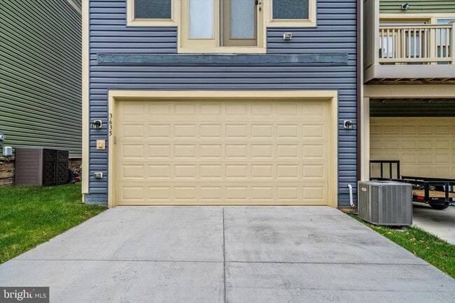 Building Photo - 3635 Stone Barn Dr