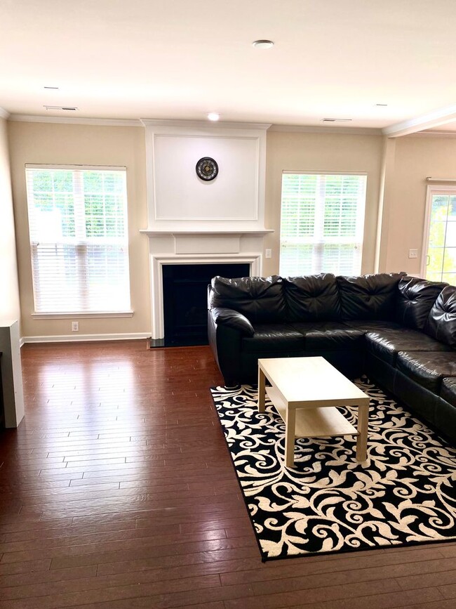 Building Photo - GORGEOUS property coming available soon!