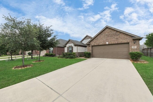 Building Photo - 3302 Regal Park Ln