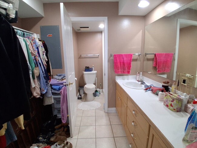 Building Photo - 1533 Riverside Ave