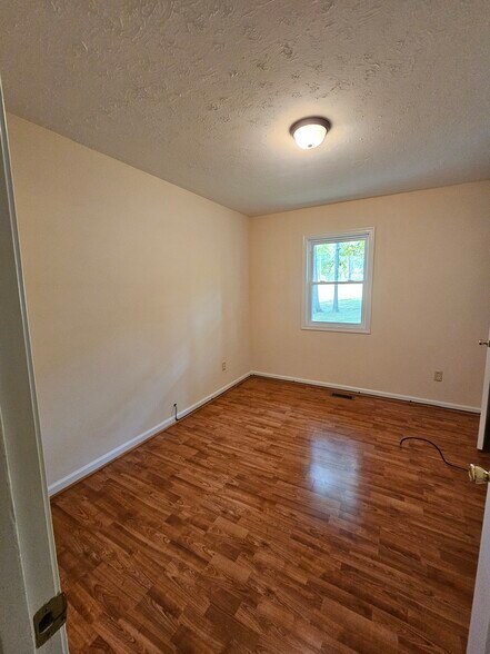 Building Photo - 4488 Shannon Hill Rd