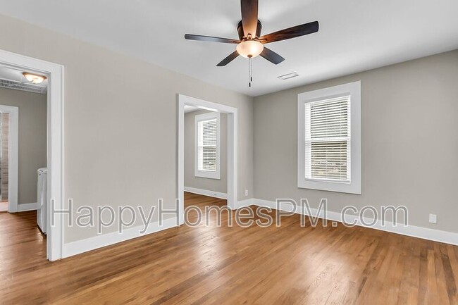 Building Photo - 2308 Aintree Ave