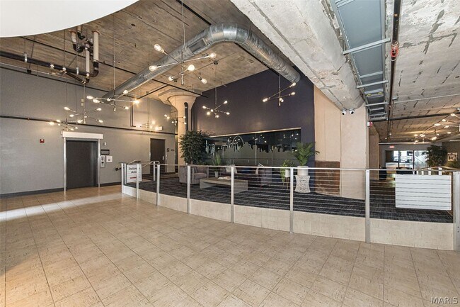 Building Photo - 4100 Forest Park Ave