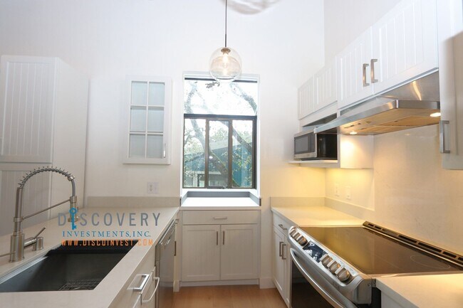 Building Photo - Chic Piedmont Pines Three Bedroom Home Coming Soon!