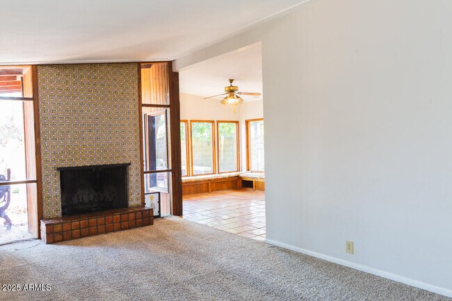 Building Photo - 2601 N 68th Pl