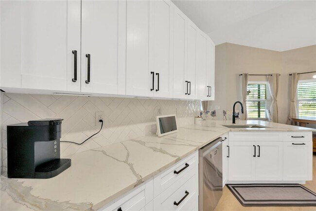 Building Photo - 4617 Basswood St